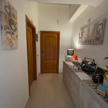 Feni Oda ve Kahvaltı Pompei